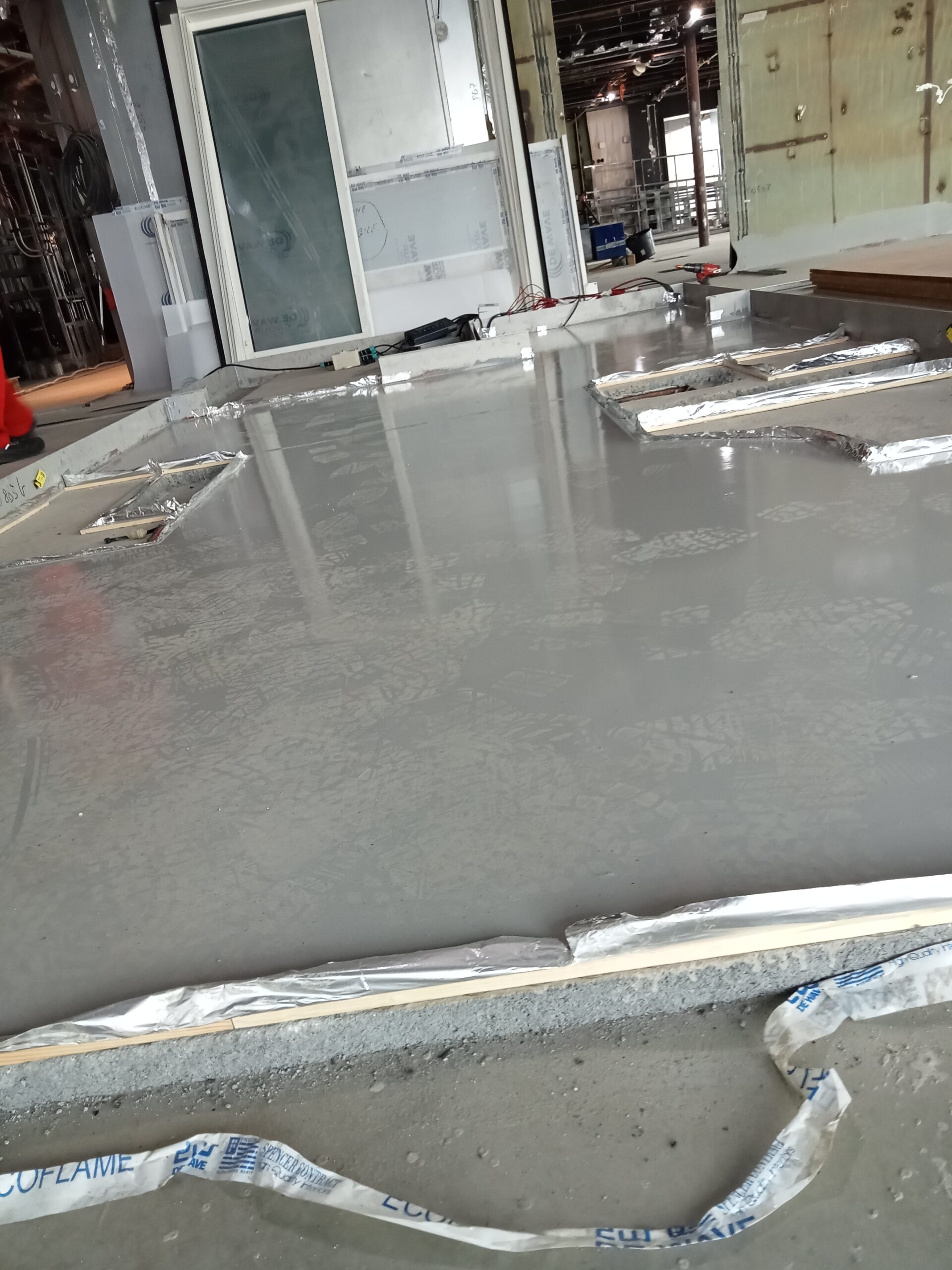 Pavimento finito lucido